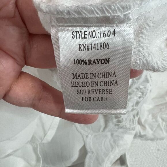 Sorrento White Crochet Eyelet Cut Outs Button Up Top - Picture 7 of 8